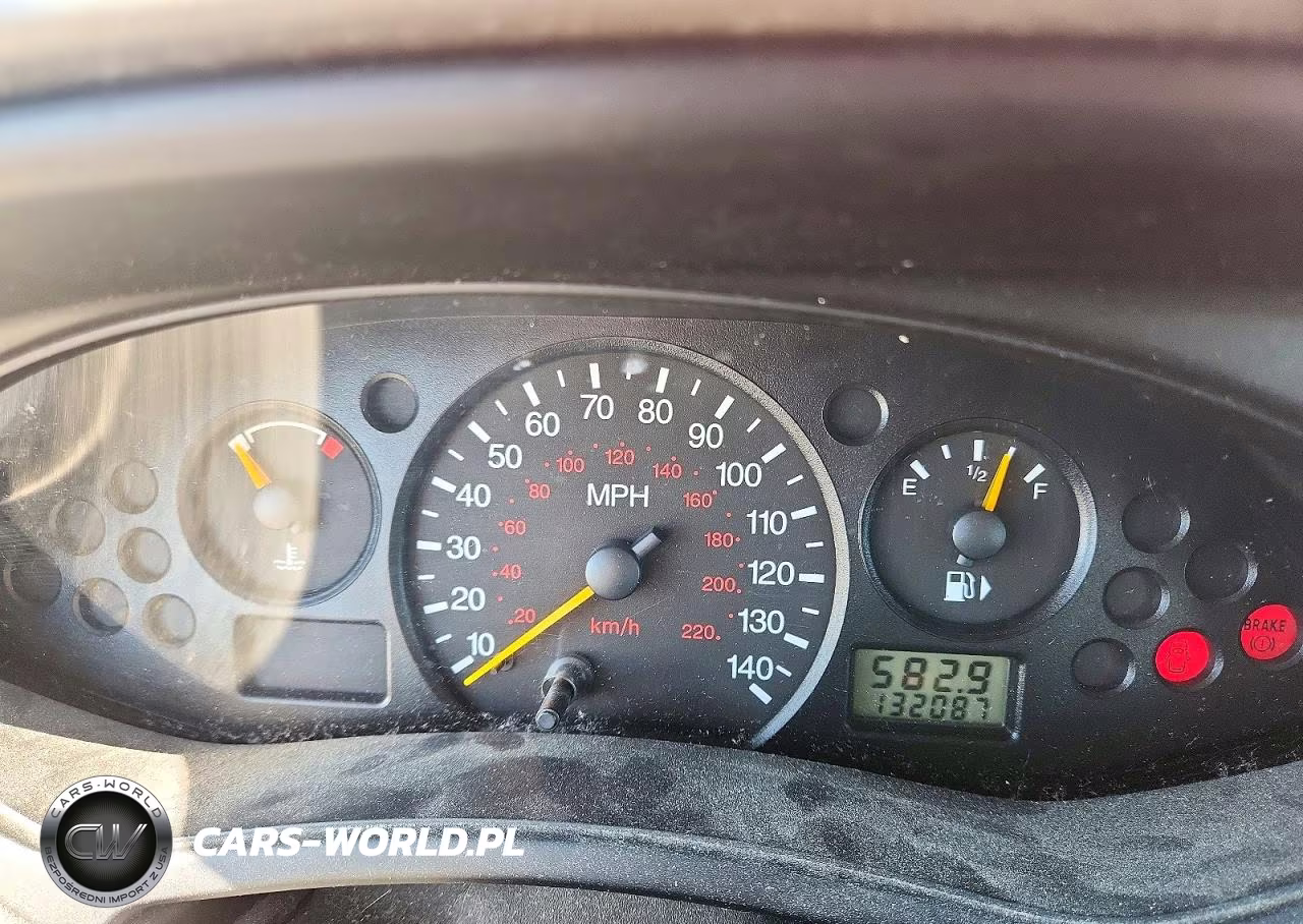 2002 Ford Focus Lx VIN:1FAFP33P32W313680 - 9