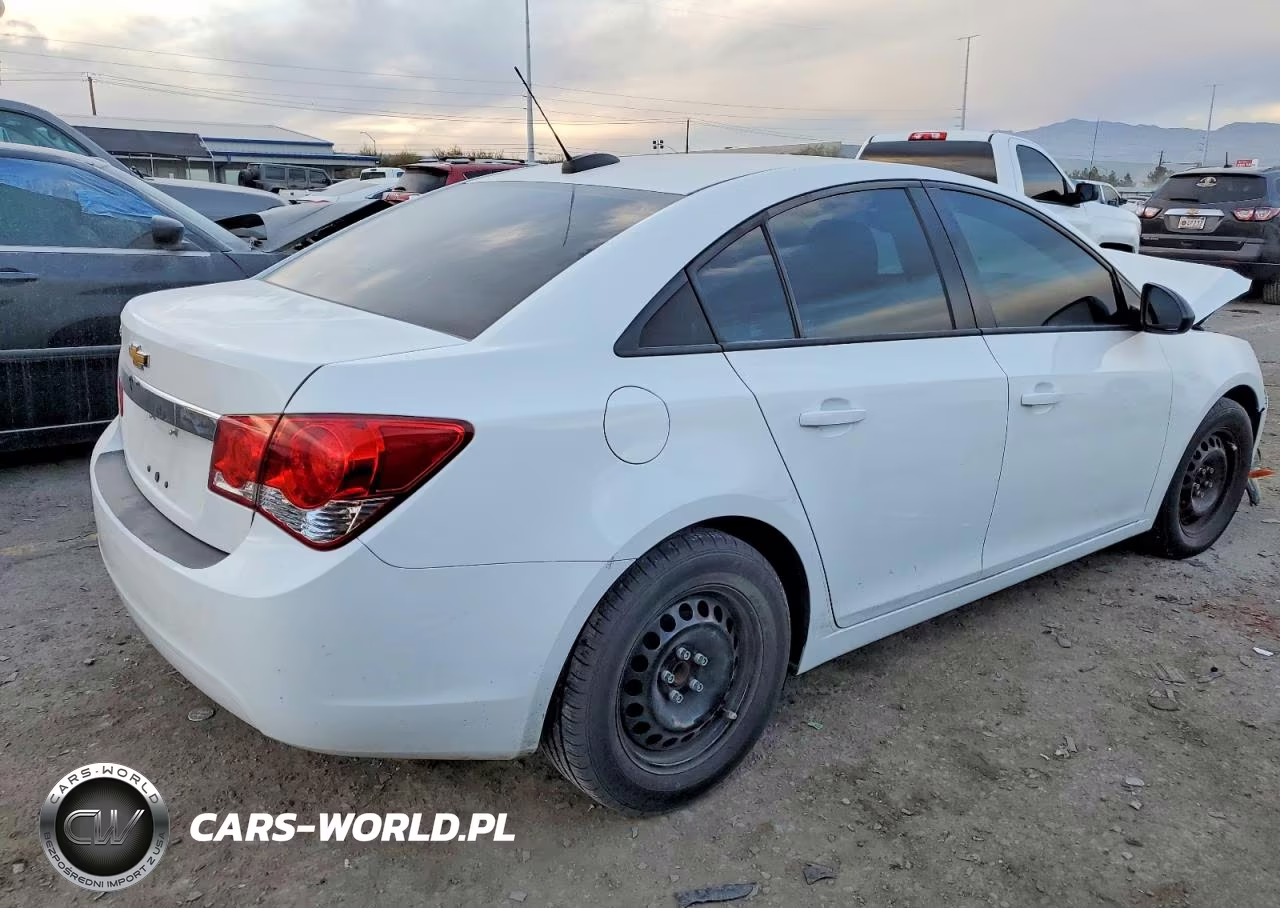 2015 Chevrolet Cruze Ls VIN:1G1PA5SH8F7193521 - 3