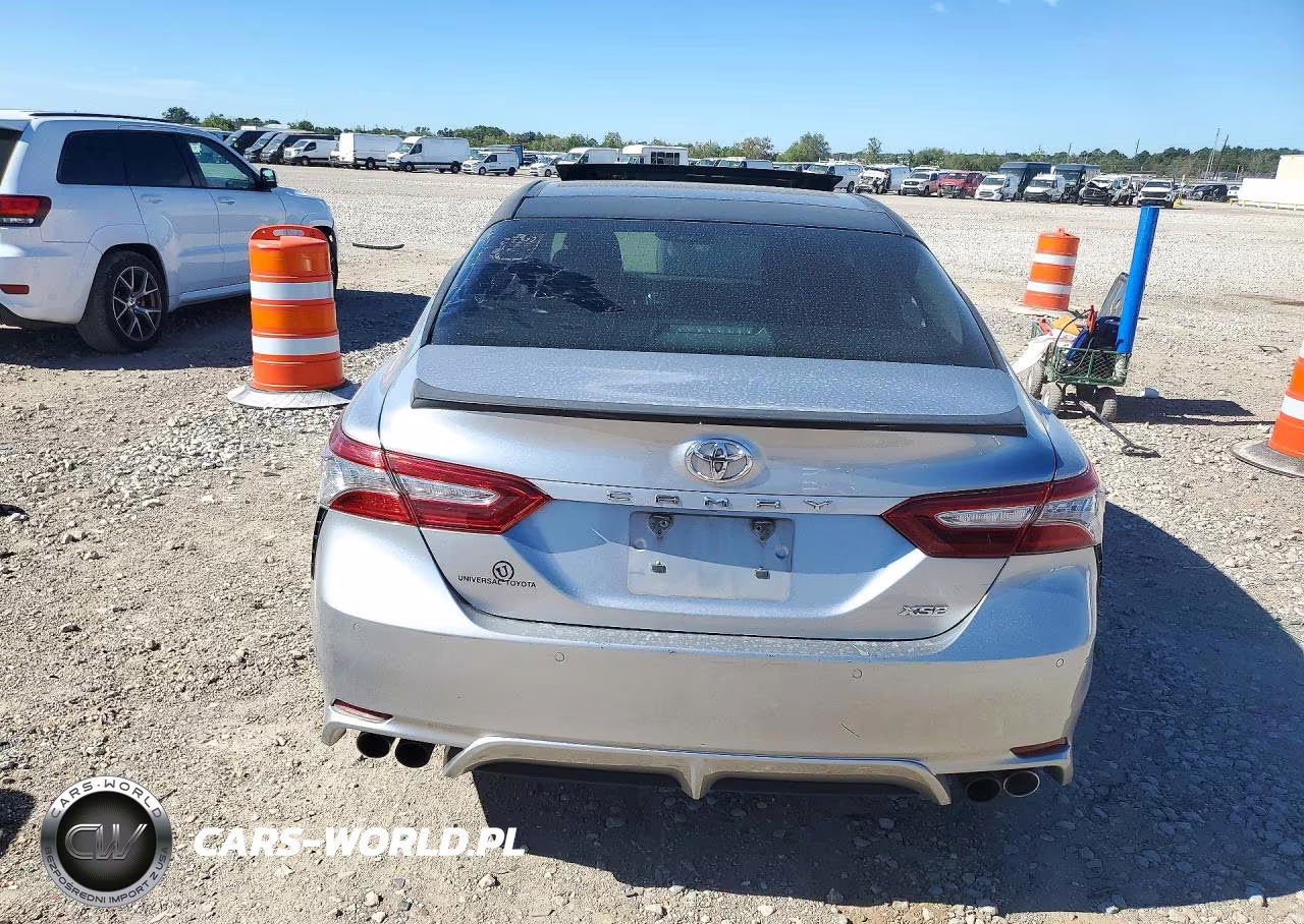 2018 Toyota Camry Xse VIN:4T1B61HKXJU115343 - 6