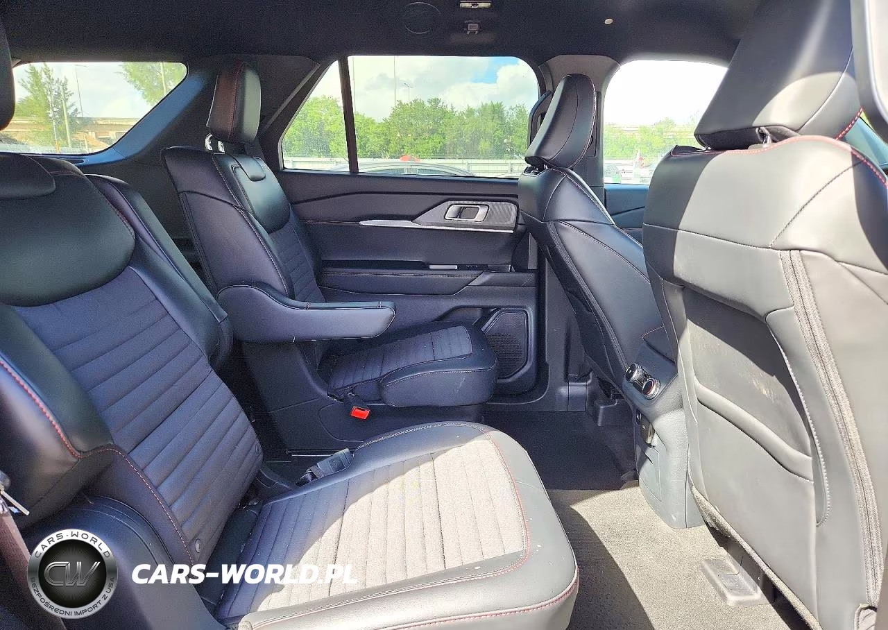 2025 Ford Explorer St-Line VIN:1FMUK8KH5SGC27574 - 11
