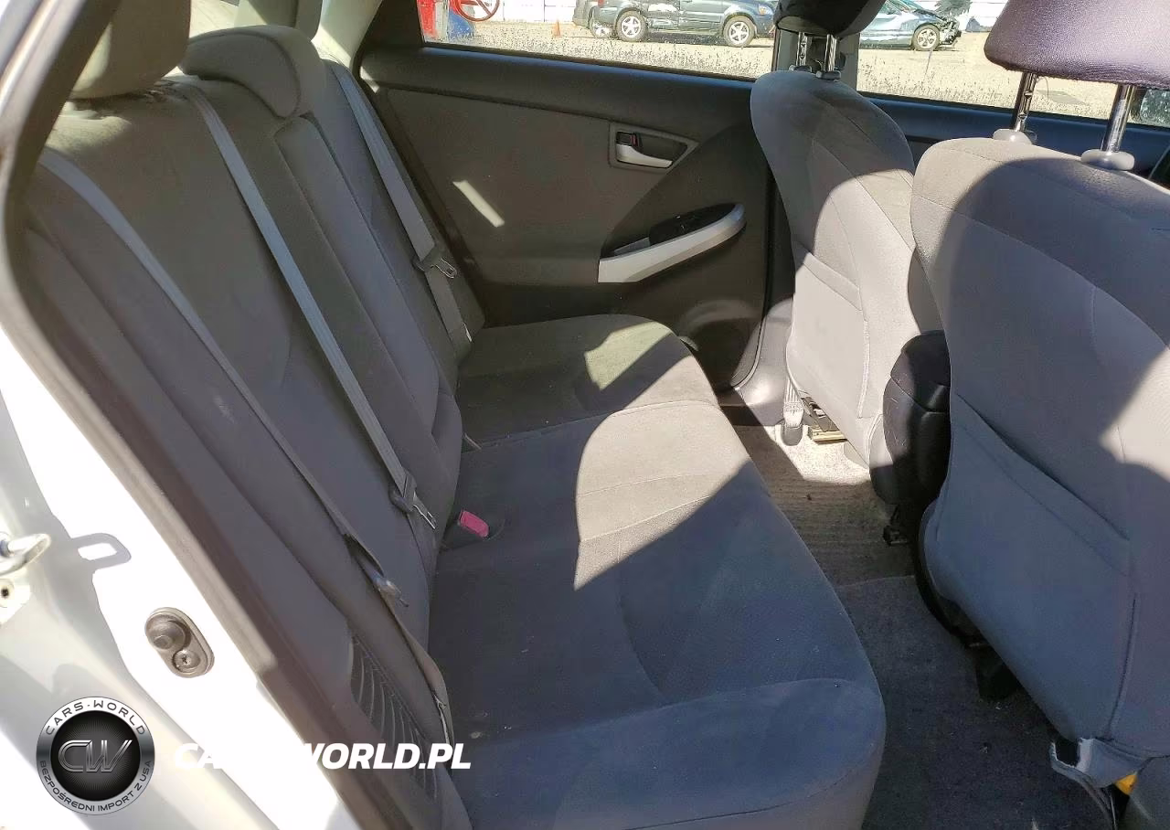2013 Toyota Prius Two VIN:JTDKN3DU7D5541810 - 11