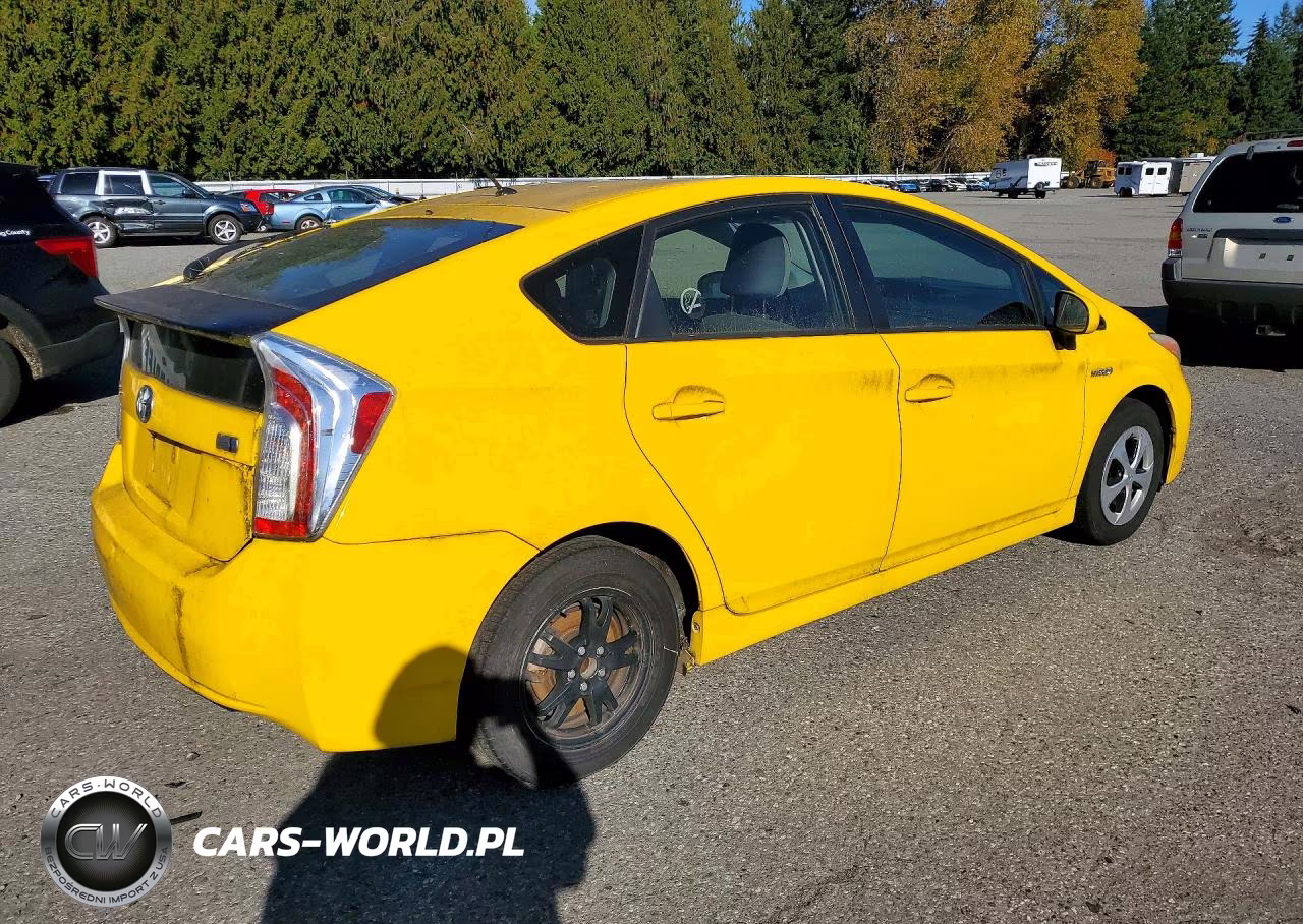 2013 Toyota Prius Two VIN:JTDKN3DU7D5541810 - 3