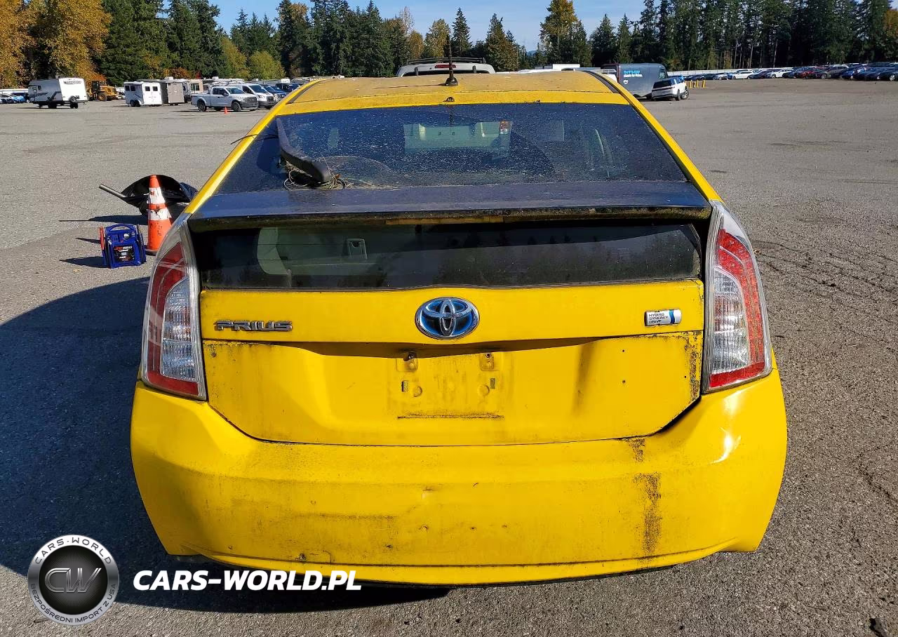 2013 Toyota Prius Two VIN:JTDKN3DU7D5541810 - 6