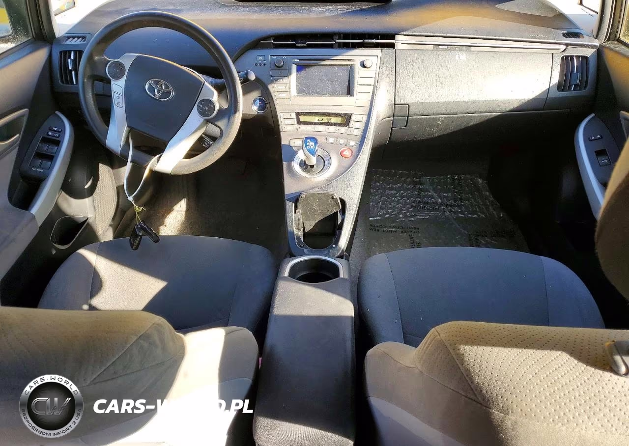 2013 Toyota Prius Two VIN:JTDKN3DU7D5541810 - 8