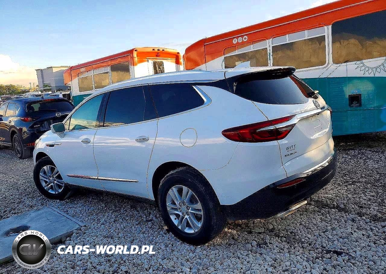 2018 Buick Enclave Essence VIN:5GAERBKW5JJ122102 - 2