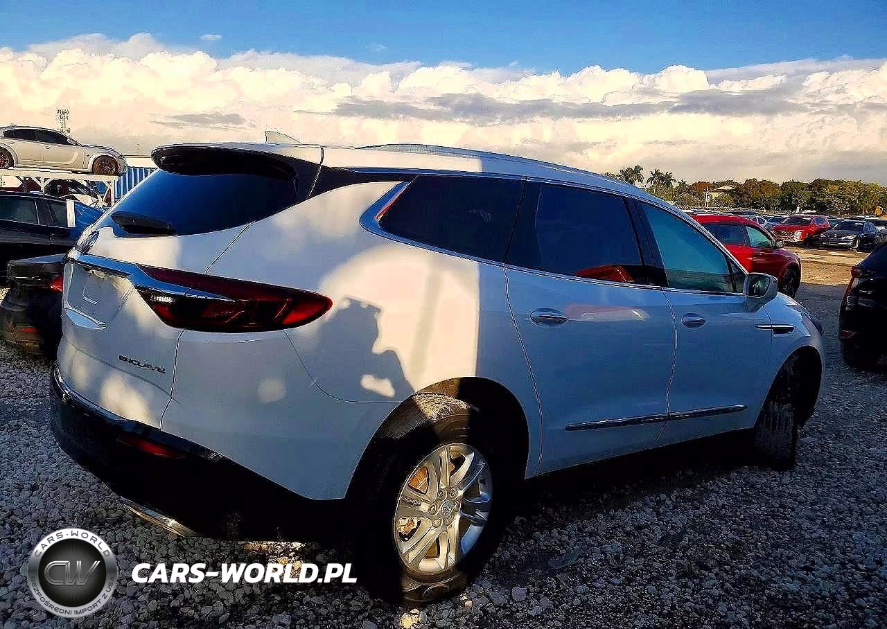 2018 Buick Enclave Essence VIN:5GAERBKW5JJ122102 - 3
