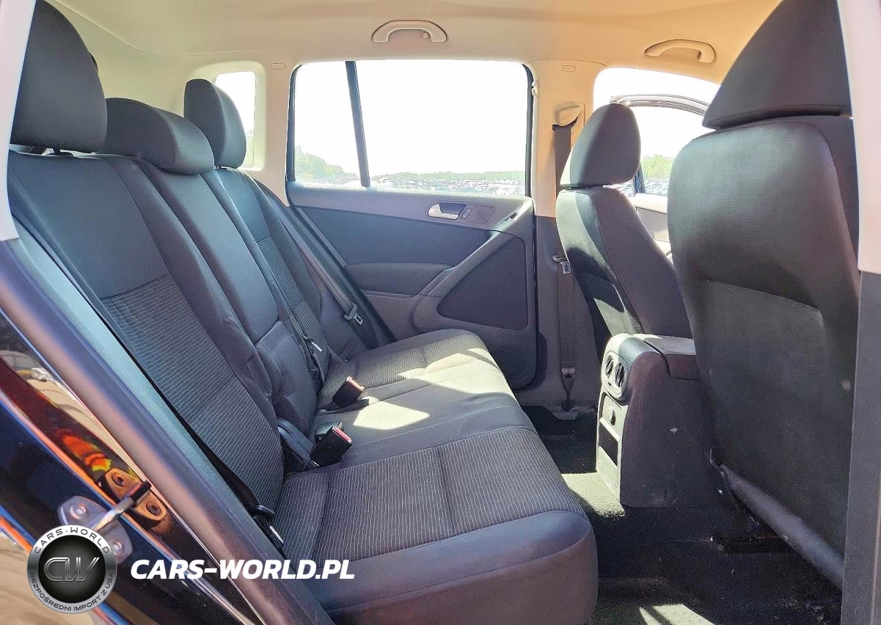 2017 Volkswagen Tiguan S VIN:WVGBV7AX4HK041970 - 10