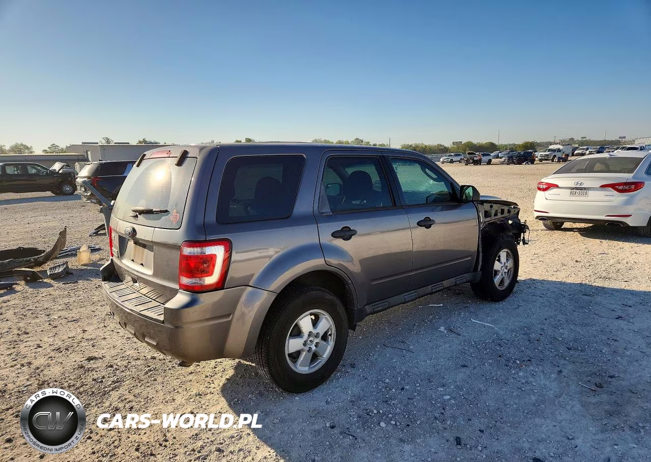 2012 Ford Escape Xls VIN:1FMCU0C77CKA75048 - 3