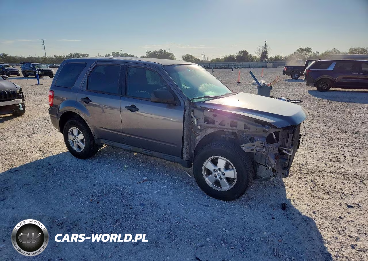 2012 Ford Escape Xls VIN:1FMCU0C77CKA75048 - 4