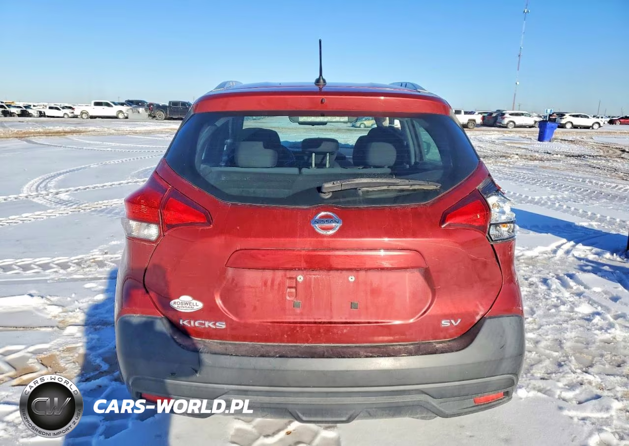 2019 Nissan Kicks S VIN:3N1CP5CUXKL555437 - 6