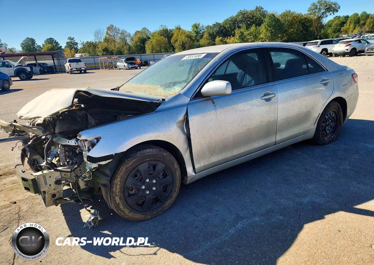 2011 Toyota Camry Le – zdjęcie 1 z 13