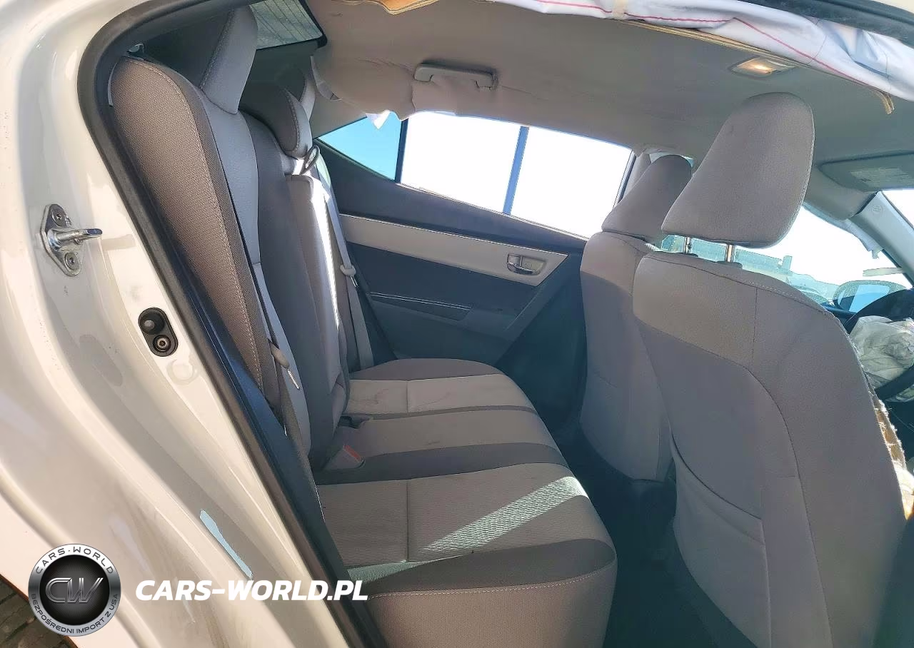 2018 Toyota Corolla Le VIN:2T1BURHE4JC963900 - 10
