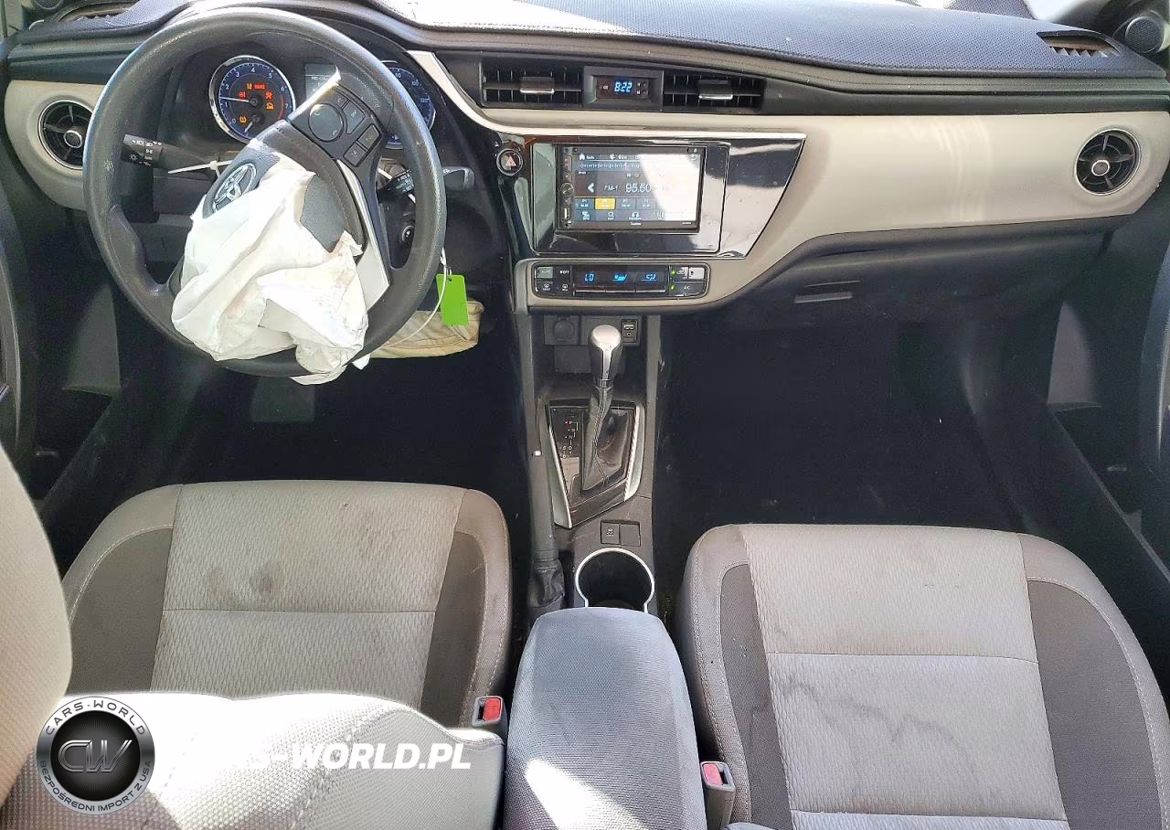 2018 Toyota Corolla Le VIN:2T1BURHE4JC963900 - 8