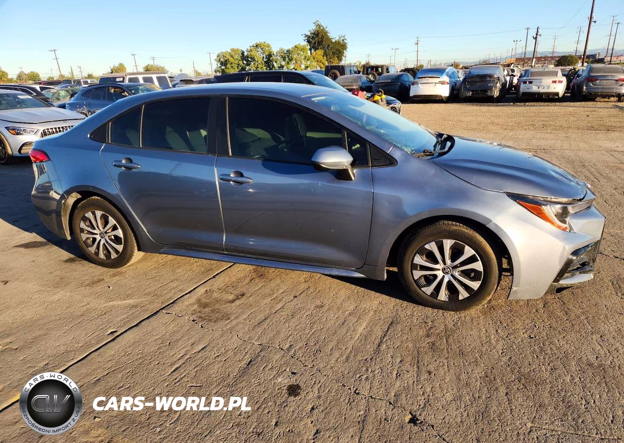 2022 Toyota Corolla Hybrid Le VIN:JTDEAMDE3N3005814 - 4