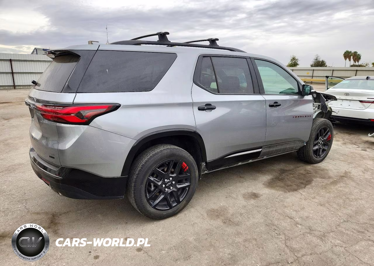 2023 Chevrolet Traverse Premier VIN:1GNEVKKW1PJ145385 - 3