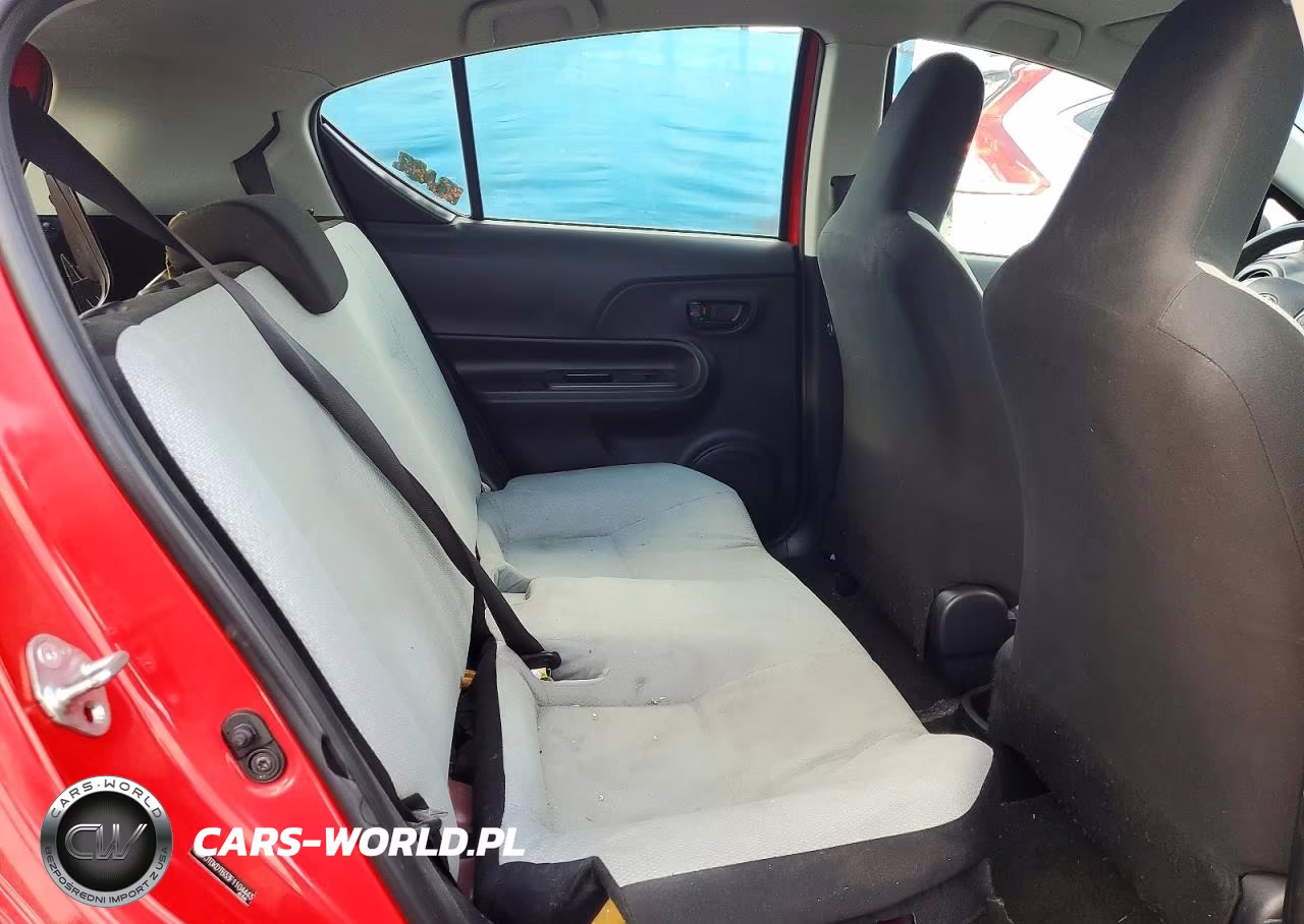 2015 Toyota Prius C One VIN:JTDKDTB33F1104443 - 10