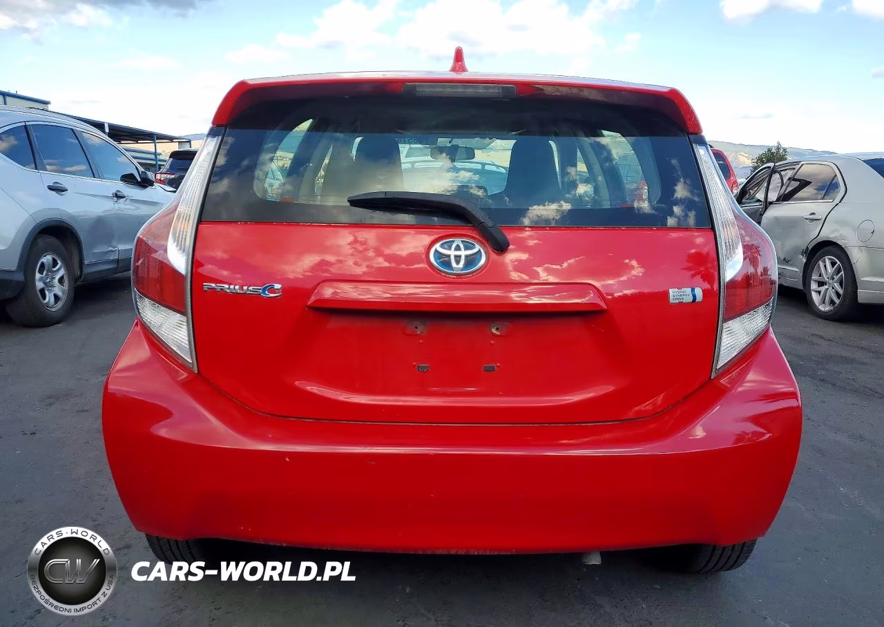 2015 Toyota Prius C One VIN:JTDKDTB33F1104443 - 6