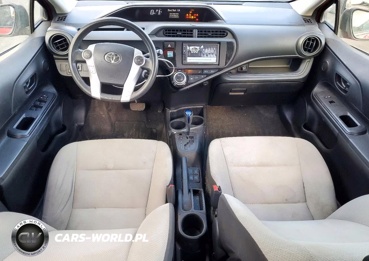 2015 Toyota Prius C One VIN:JTDKDTB33F1104443 - 8