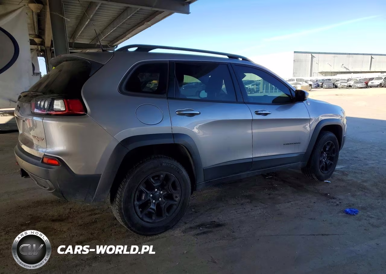 2019 Jeep Cherokee Trailhawk VIN:1C4PJMBN9KD182921 - 3