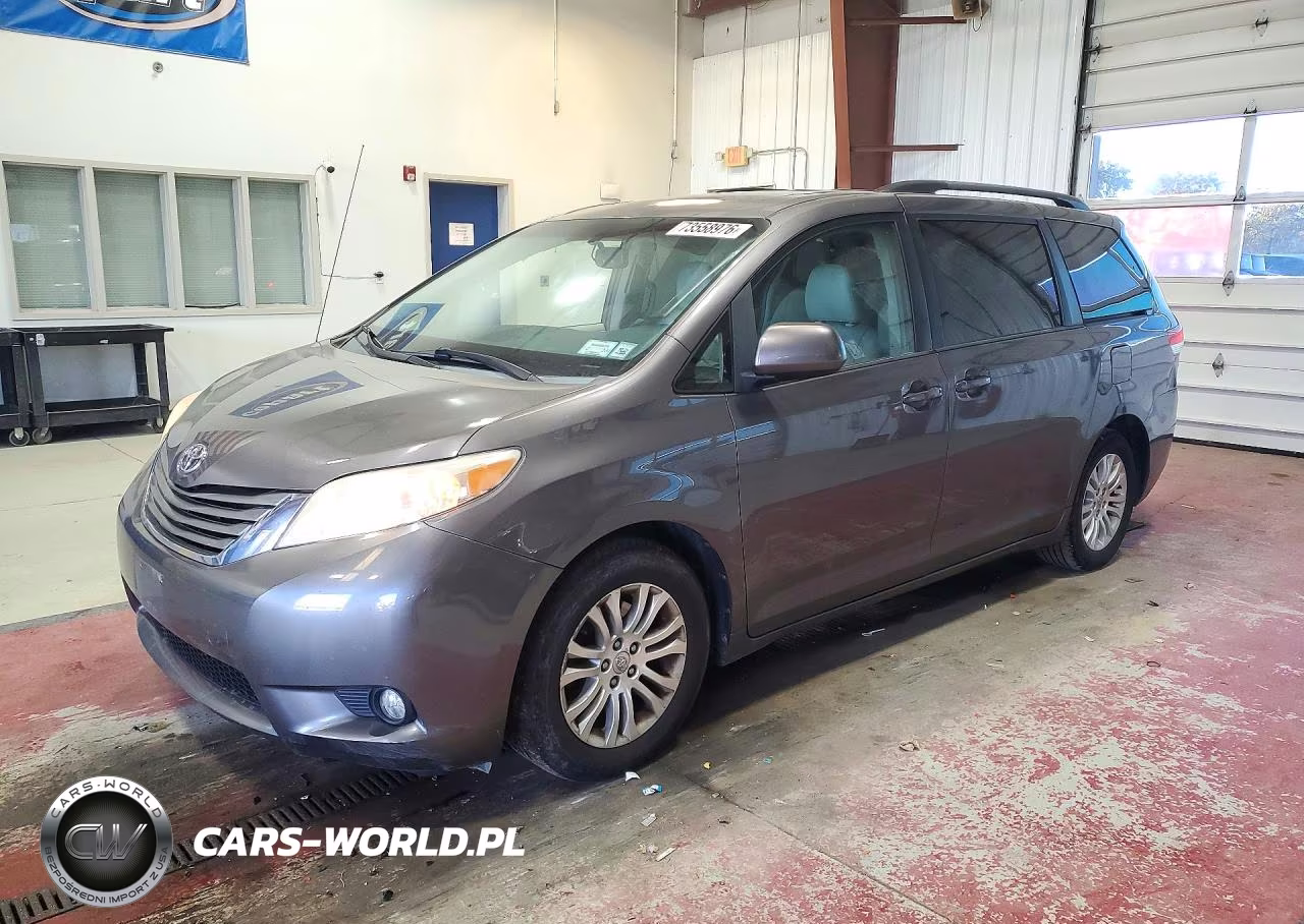2014 Toyota Sienna Xle 8-Passenger – zdjęcie 1 z 14