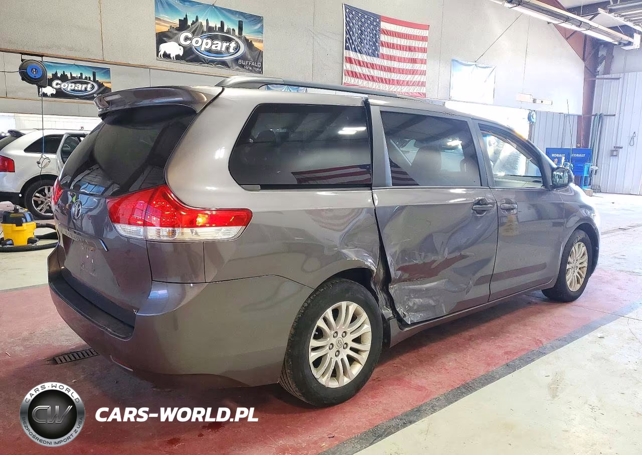 2014 Toyota Sienna Xle 8-Passenger VIN:5TDYK3DC6ES493318 - 3