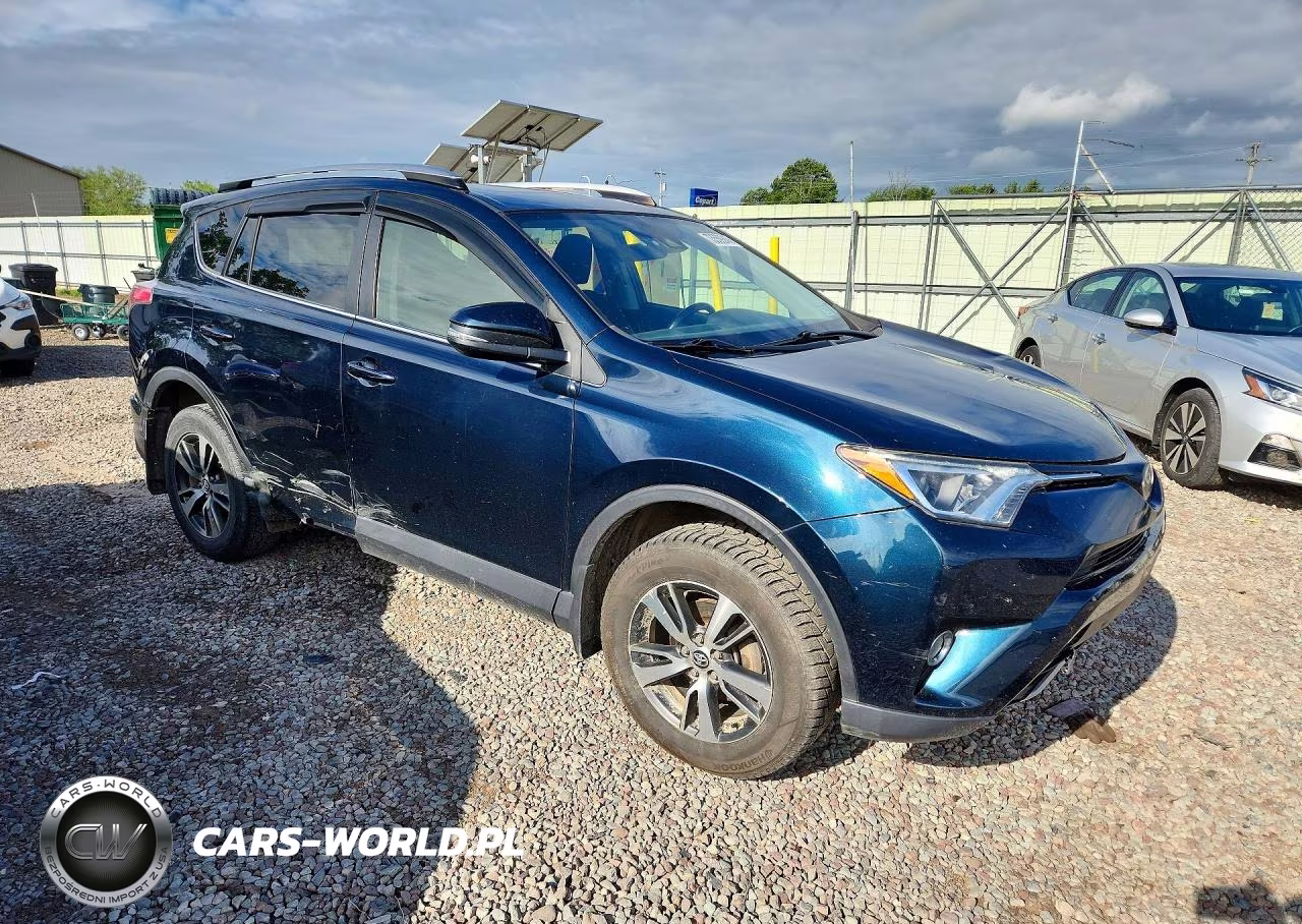 2017 Toyota Rav4 Xle VIN:JTMRFREV8HJ162298 - 4