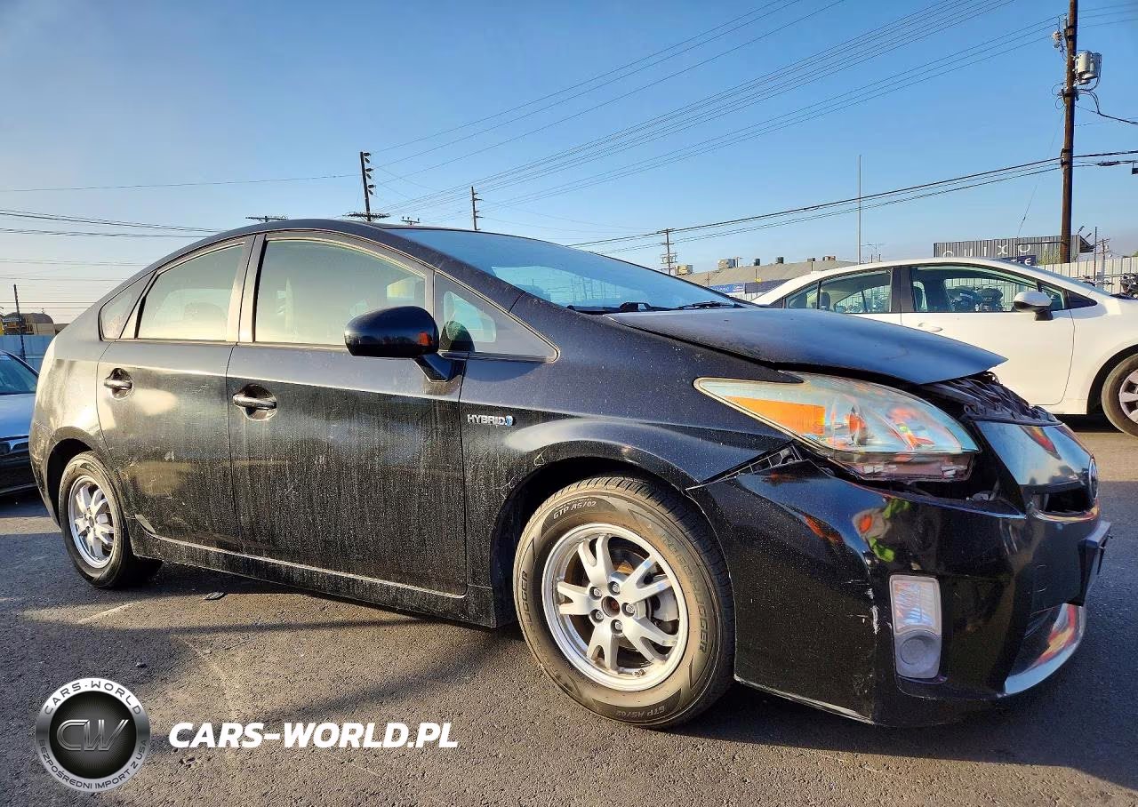 2011 Toyota Prius Two VIN:JTDKN3DU1B1477686 - 4