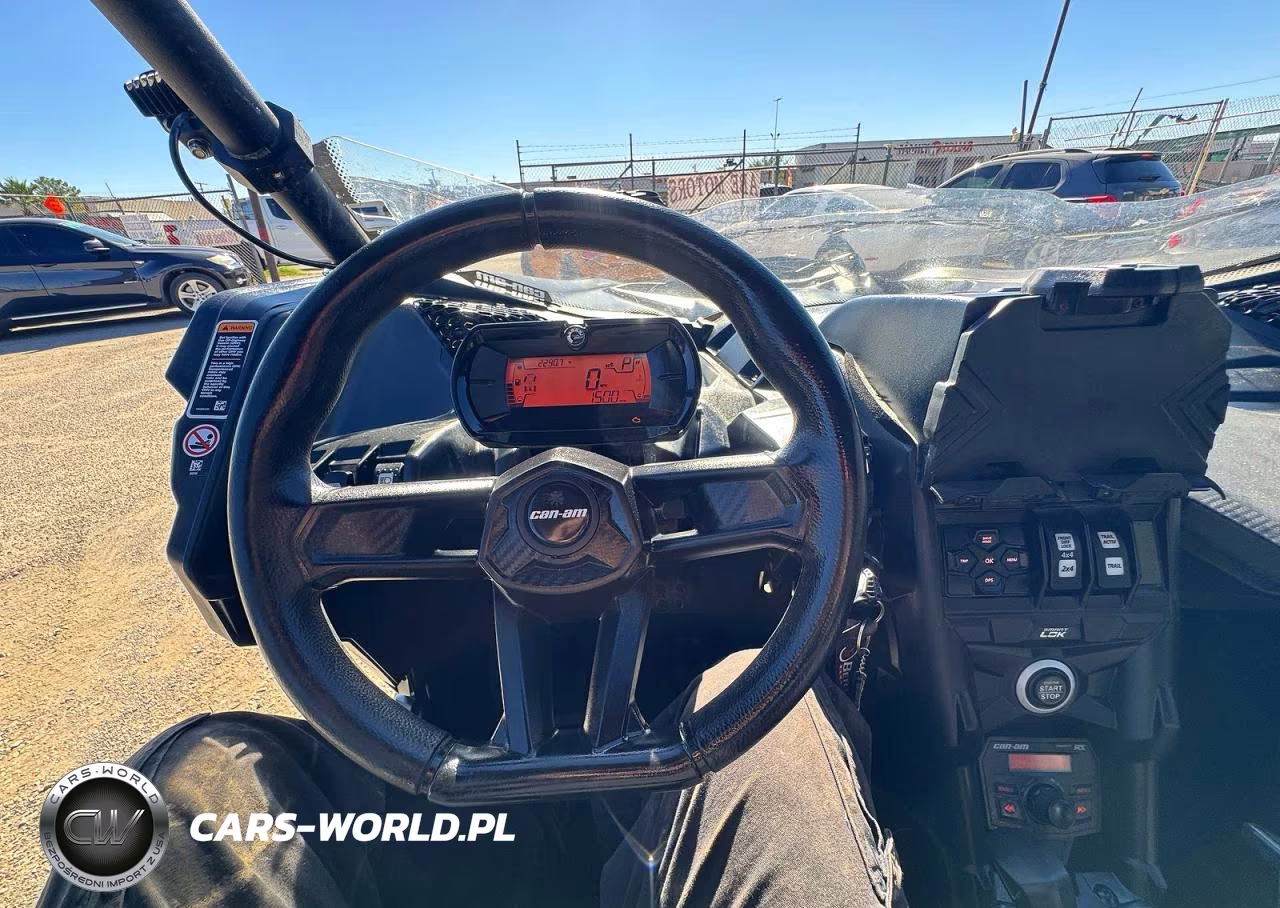 2023 Can-Am Maverick X3 Utility Vehicle VIN:3JBVKAV2XPE000396 - 9