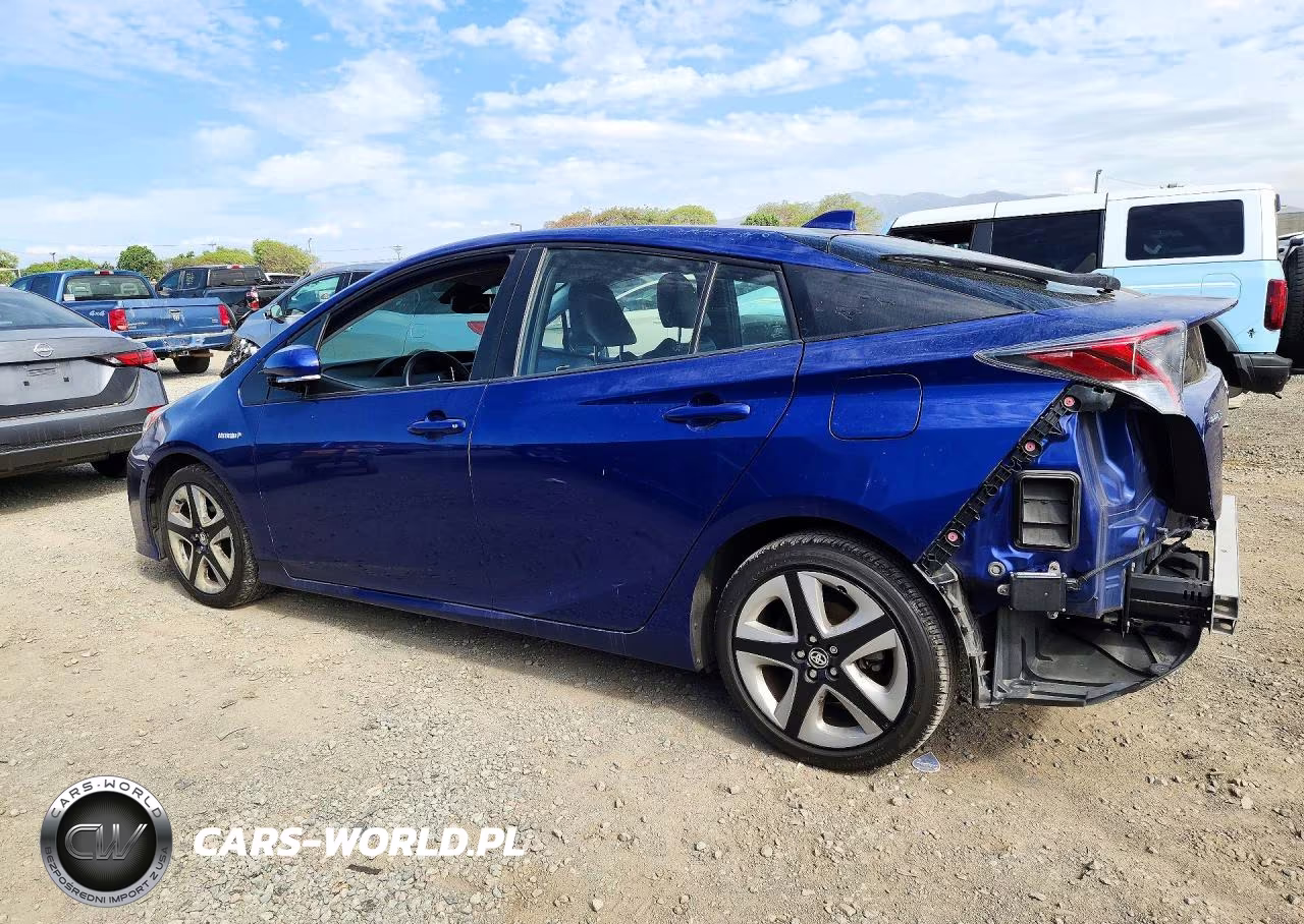 2016 Toyota Prius Four Touring VIN:JTDKARFU1G3519197 - 2