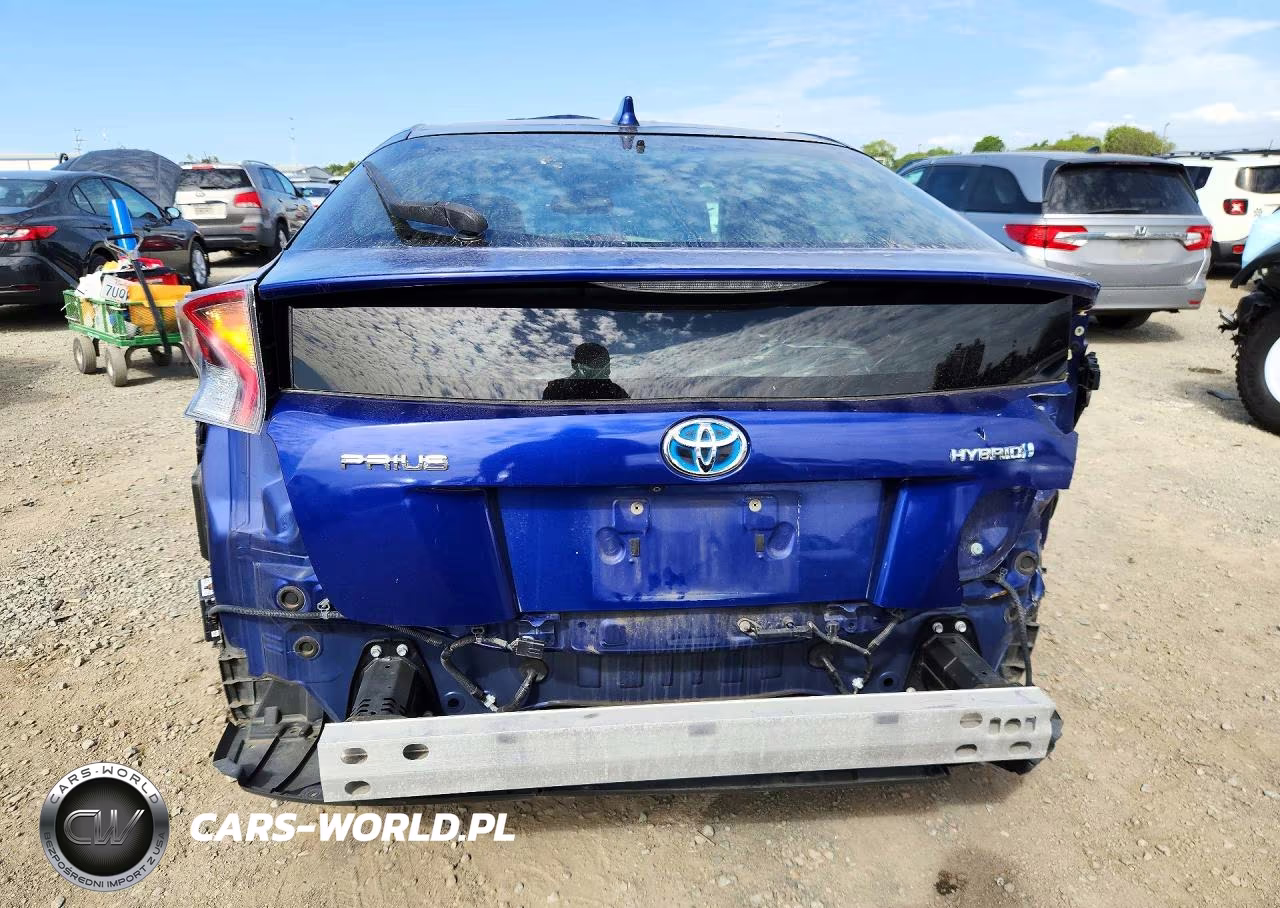 2016 Toyota Prius Four Touring VIN:JTDKARFU1G3519197 - 6