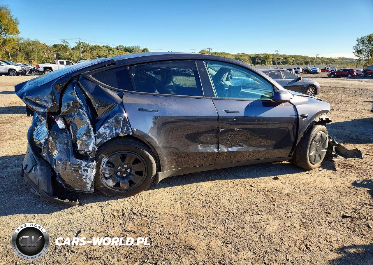 2026 Tesla Model Y VIN:7SAYGDEDXTA591946 - 3