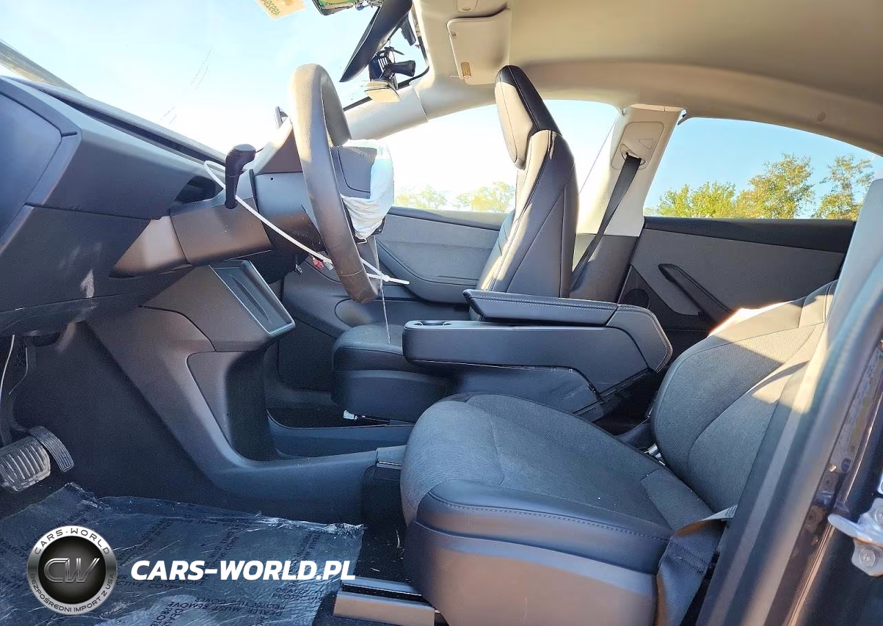2026 Tesla Model Y VIN:7SAYGDEDXTA591946 - 7
