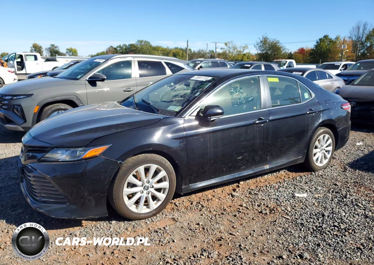 2018 Toyota Camry Le VIN:JTNB11HK6J3017026 - 1