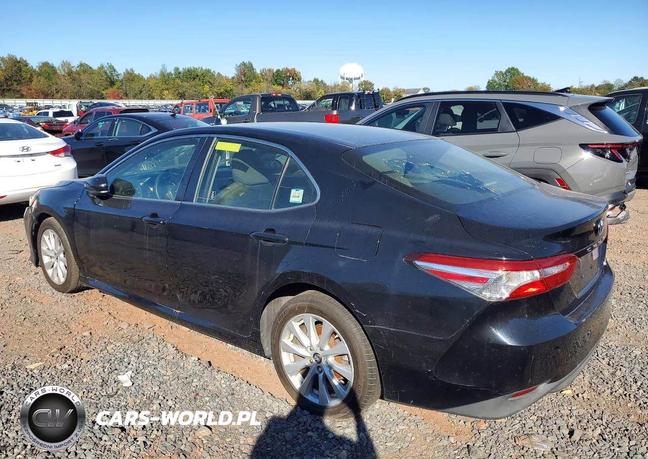 2018 Toyota Camry Le VIN:JTNB11HK6J3017026 - 2