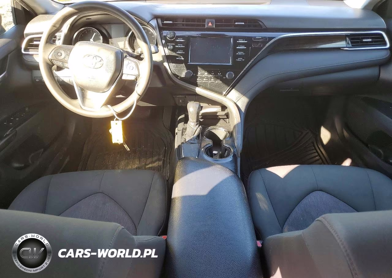 2018 Toyota Camry Le VIN:JTNB11HK6J3017026 - 8