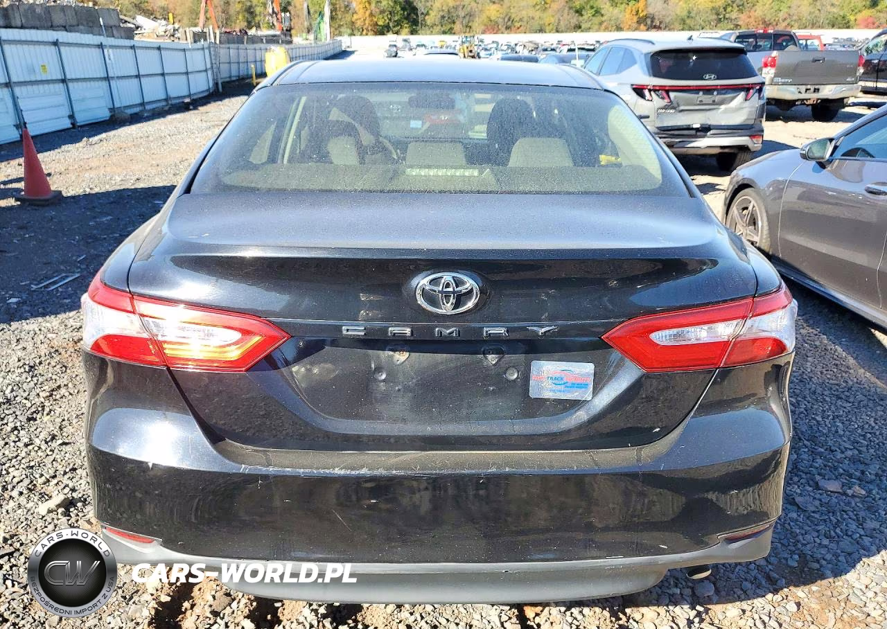 2018 Toyota Camry Le VIN:JTNB11HK5J3019012 - 6