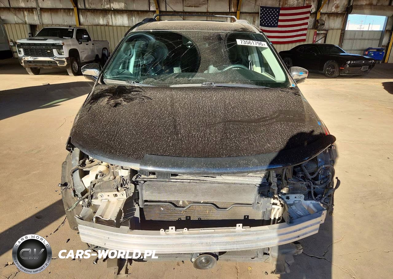 2017 Chrysler Pacifica Limited VIN:2C4RC1GG2HR729996 - 5