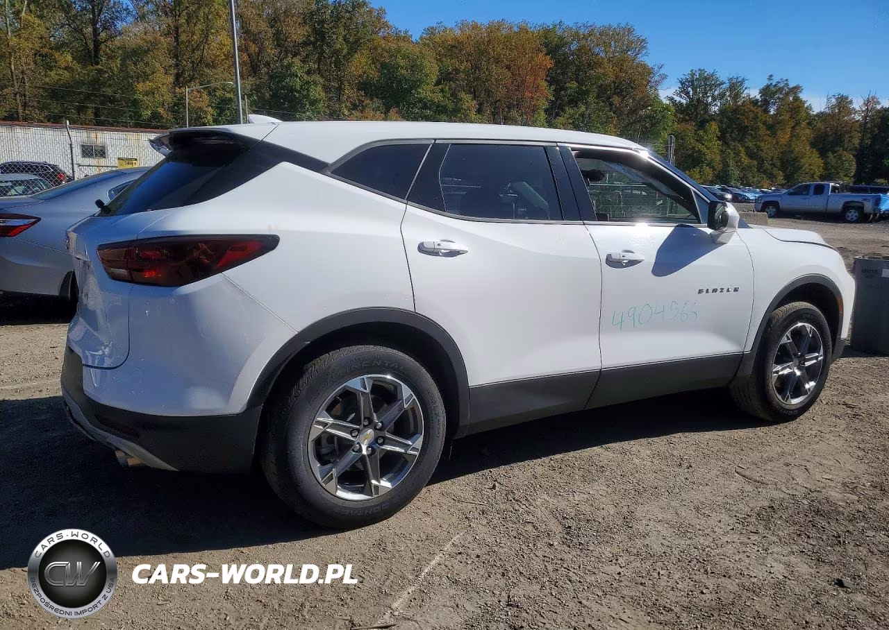 2025 Chevrolet Blazer 2Lt VIN:3GNKBHR49SS233188 - 3