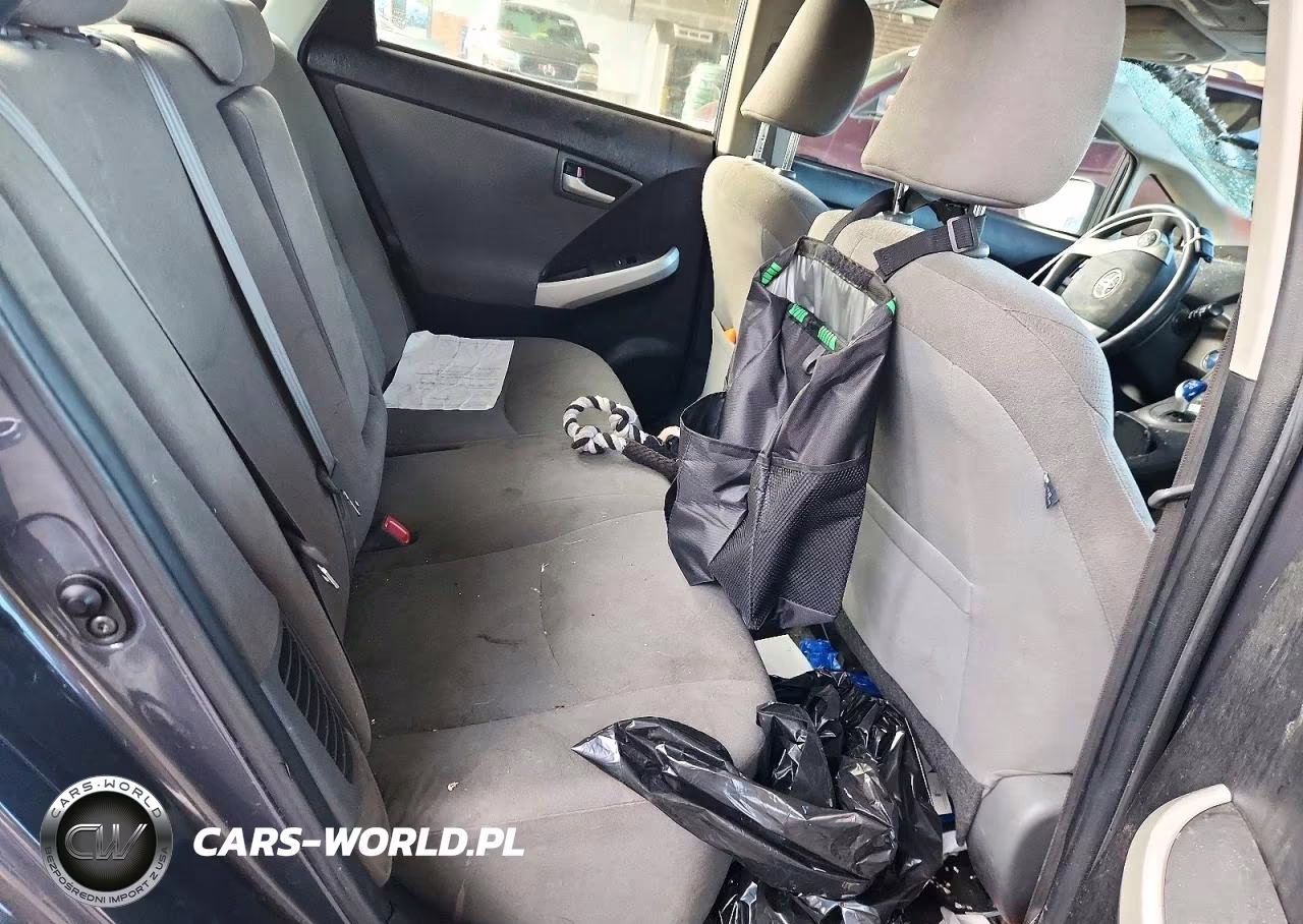 2015 Toyota Prius Two VIN:JTDKN3DU0F1959300 - 10