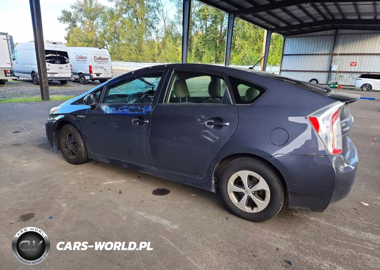 2015 Toyota Prius Two VIN:JTDKN3DU0F1959300 - 2
