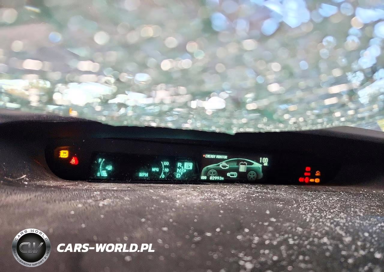 2015 Toyota Prius Two VIN:JTDKN3DU0F1959300 - 9