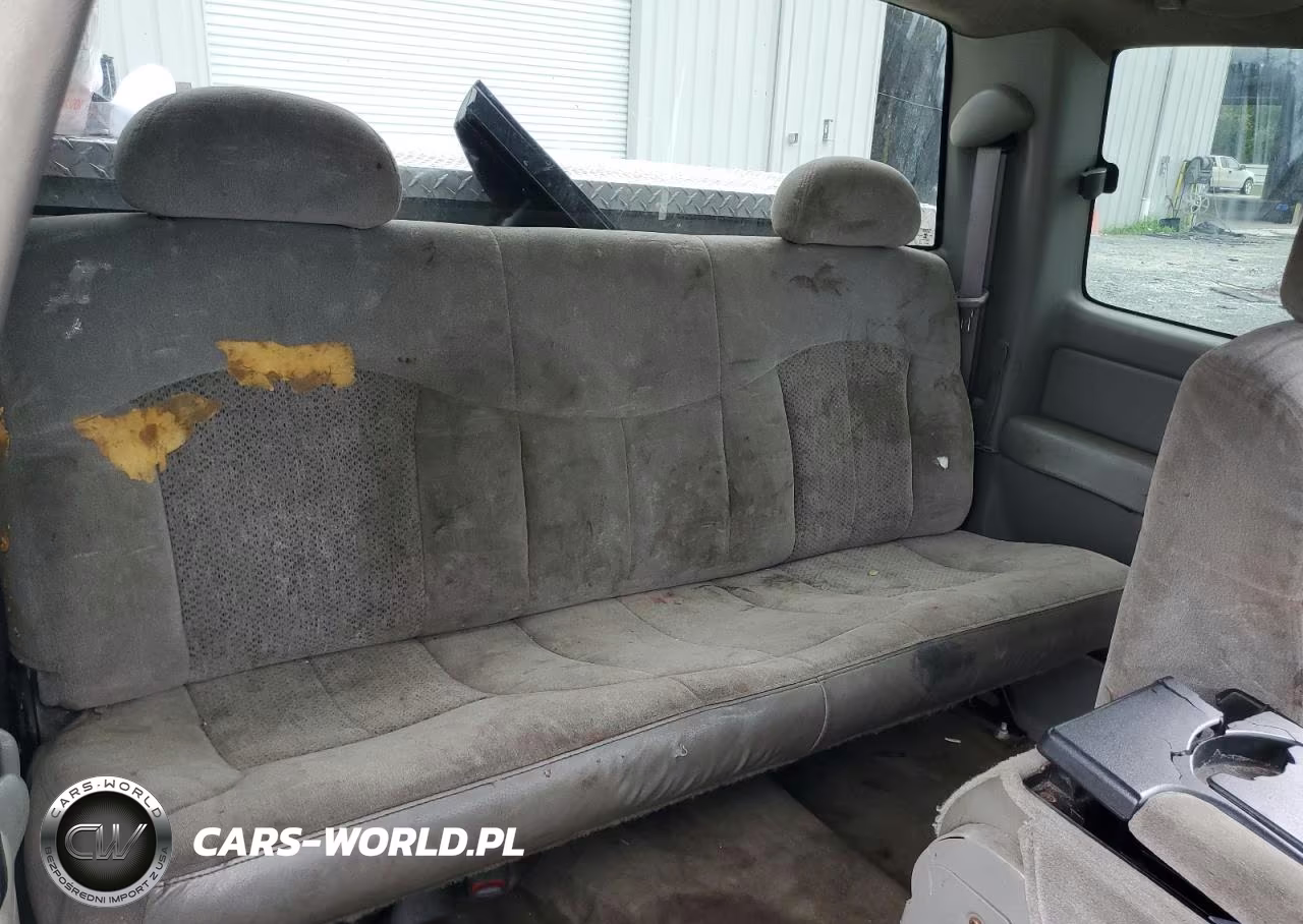2000 Chevrolet Silverado C1500 VIN:2GCEC19V8Y1193077 - 10