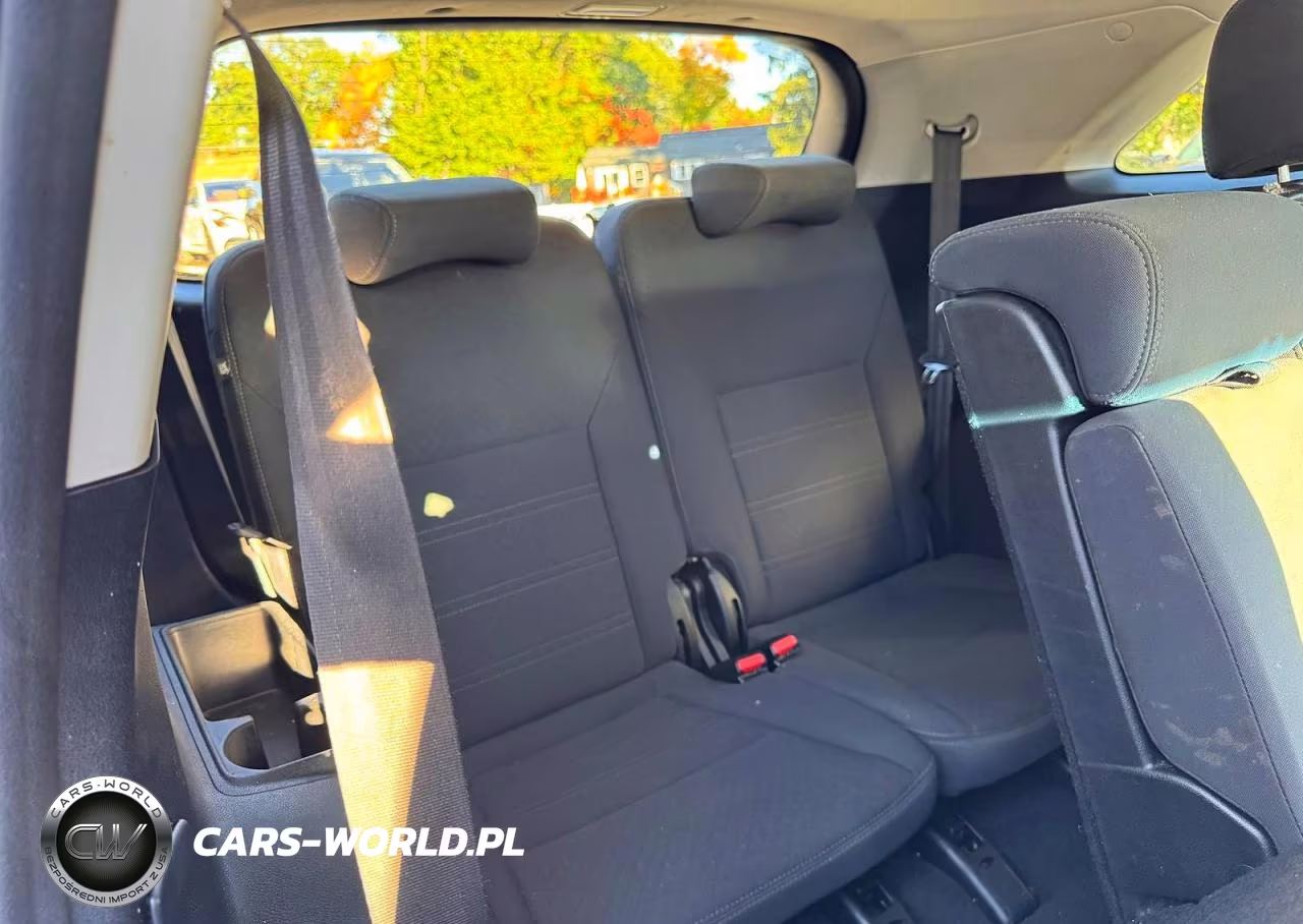 2019 Kia Sorento Lx VIN:5XYPGDA32KG447730 - 11