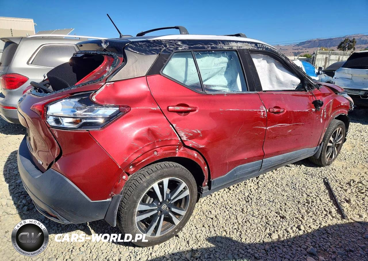 2018 Nissan Kicks Sv VIN:3N1CP5CU6JL530159 - 3