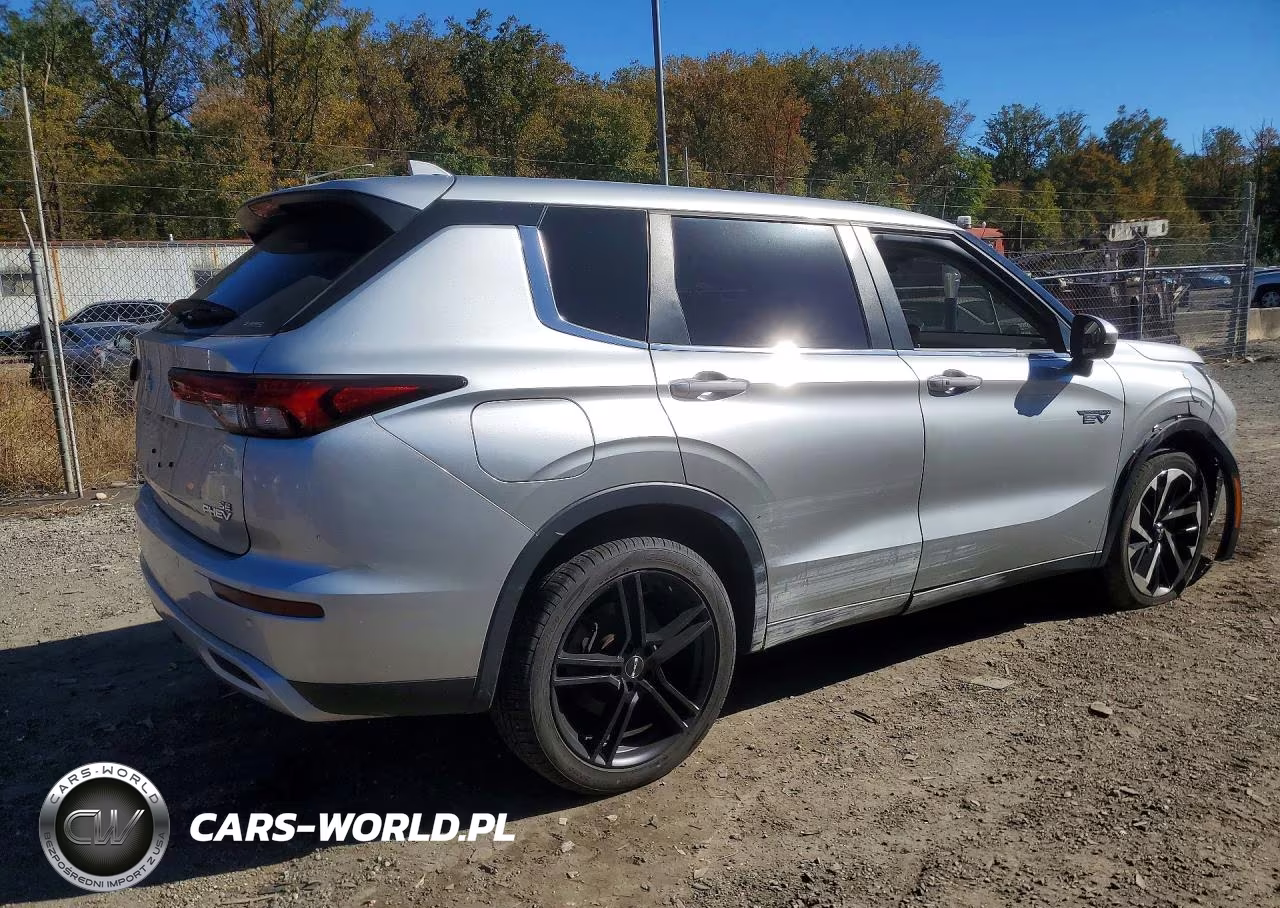 2023 Mitsubishi Outlander Se-Se Technology-Ralliart VIN:JA4T5UA93PZ045260 - 3