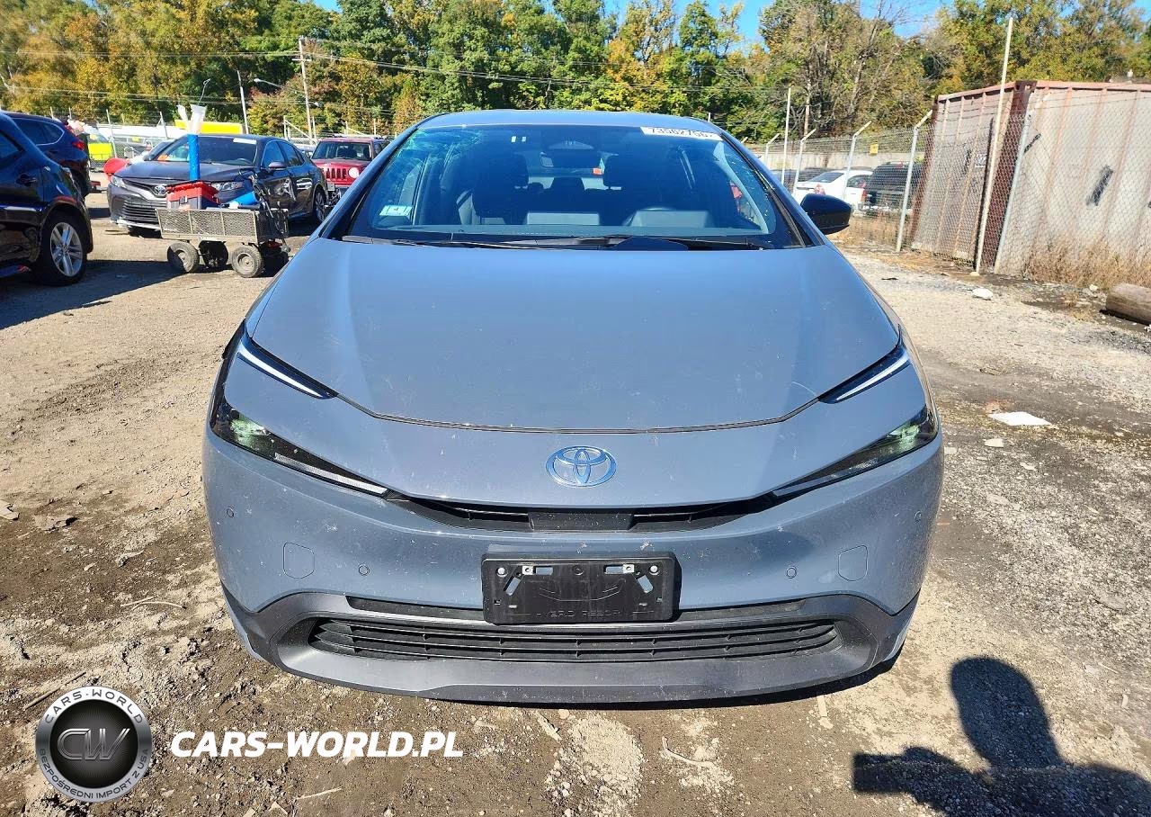 2025 Toyota Prius Le VIN:JTDACAAU0S3054001 - 5