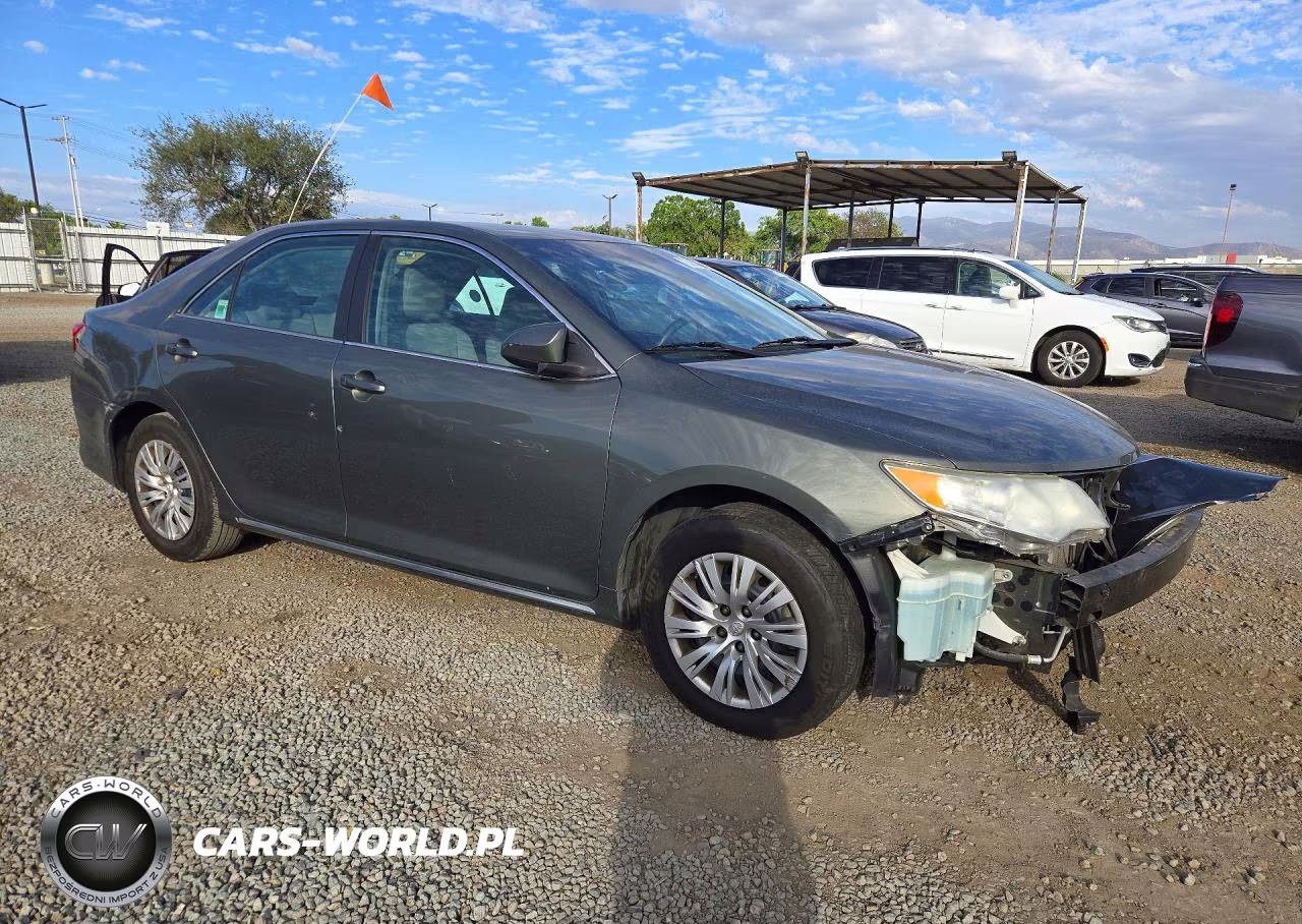 2014 Toyota Camry Le VIN:4T4BF1FK9ER339105 - 4