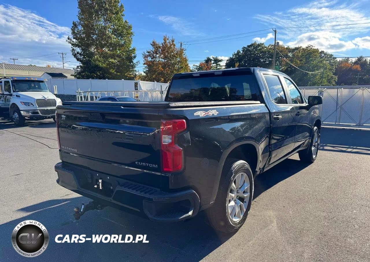 2021 Chevrolet Silverado K1500 Custom VIN:1GCPYBEK5MZ415653 - 3