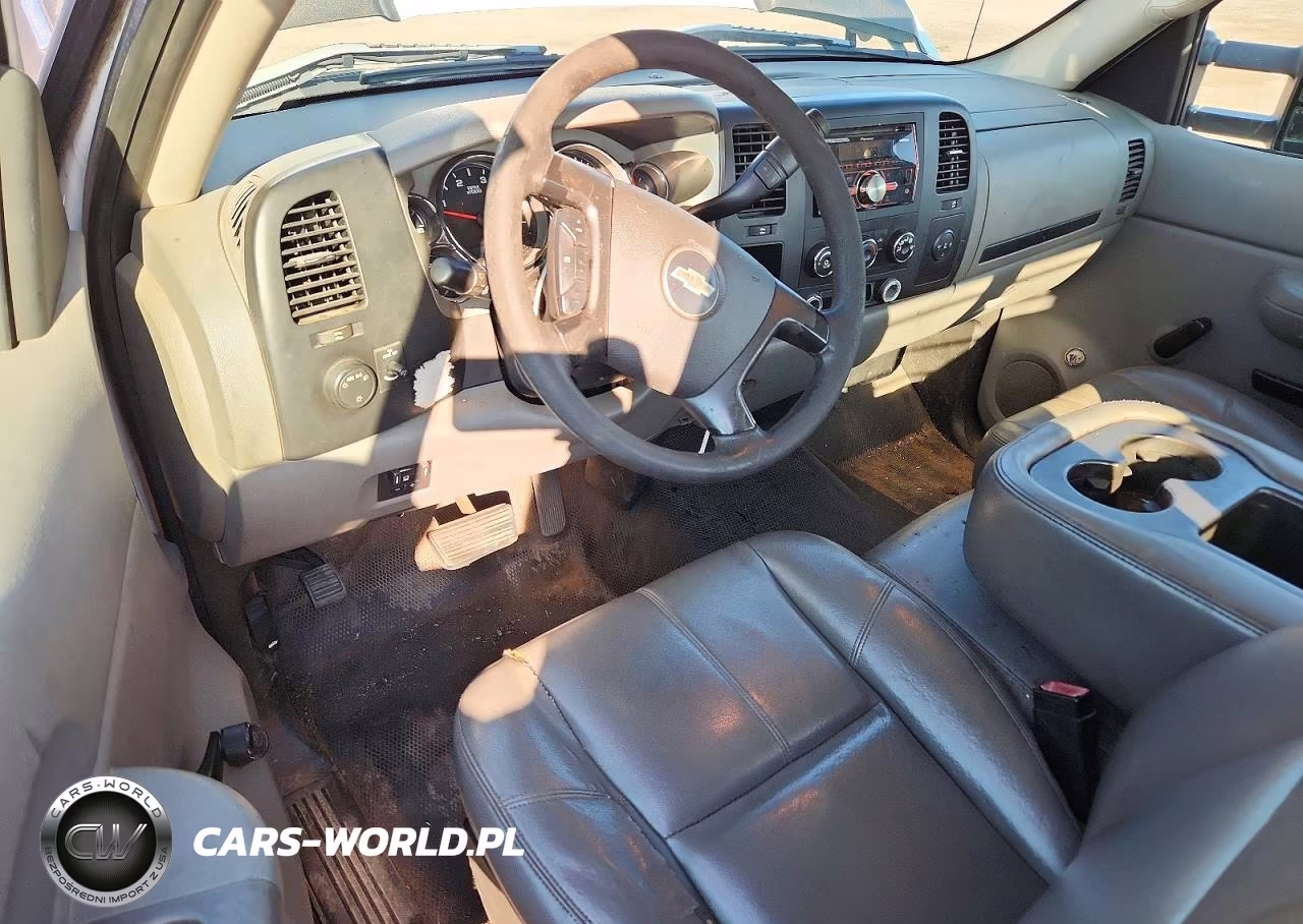 2008 Chevrolet Silverado C3500 VIN:1GBJC34608E143383 - 8