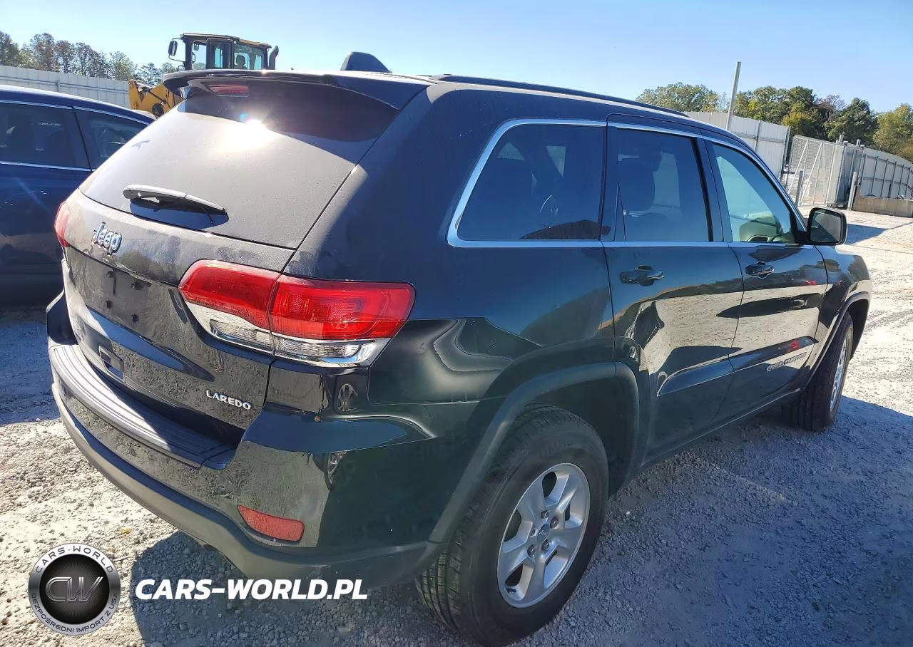 2017 Jeep Grand Cherokee Laredo VIN:1C4RJEAGXHC916255 - 3